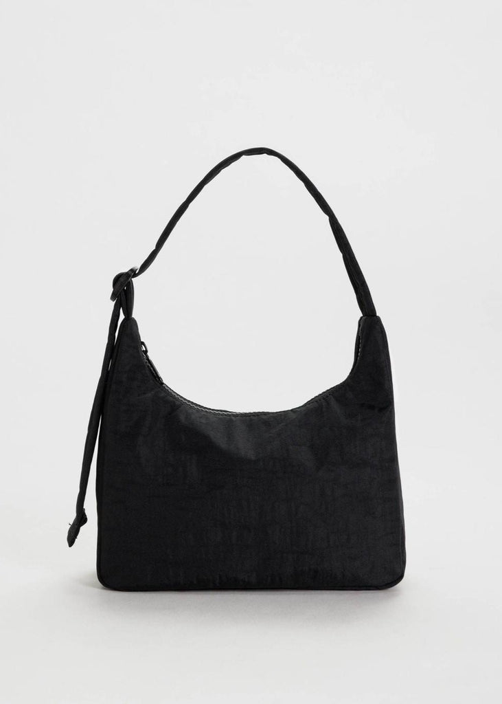 a black hangbag